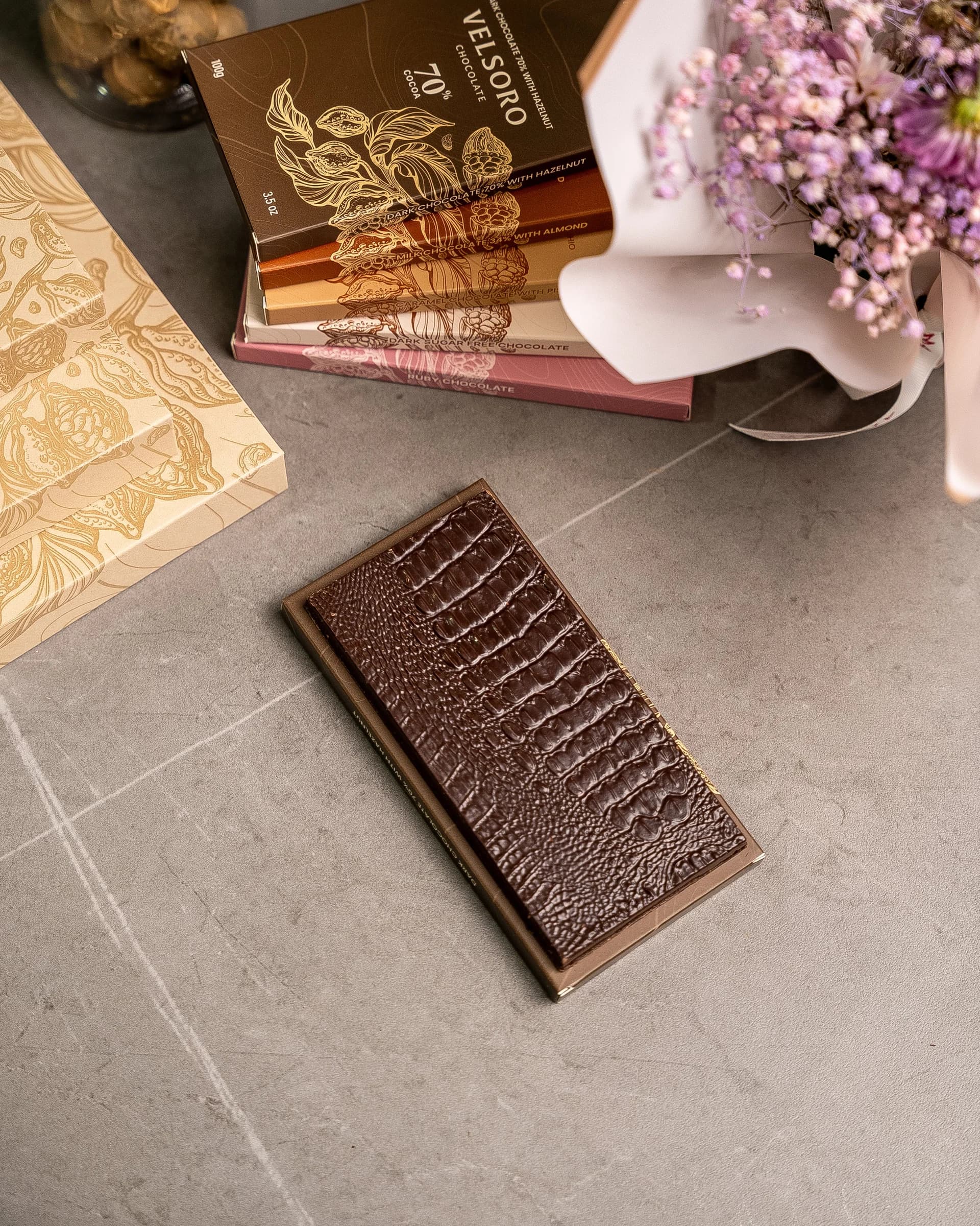 Velsoro Dark 70% & Hazelnuts Bar 100g