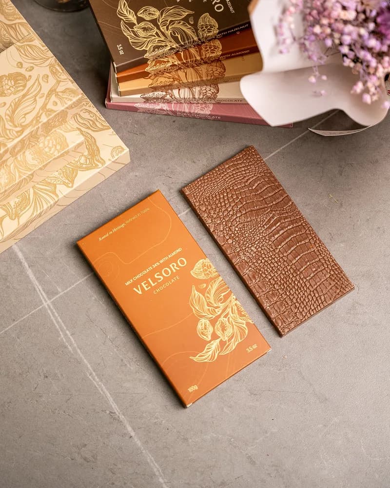 Velsoro Milk & Almonds Bar 100g