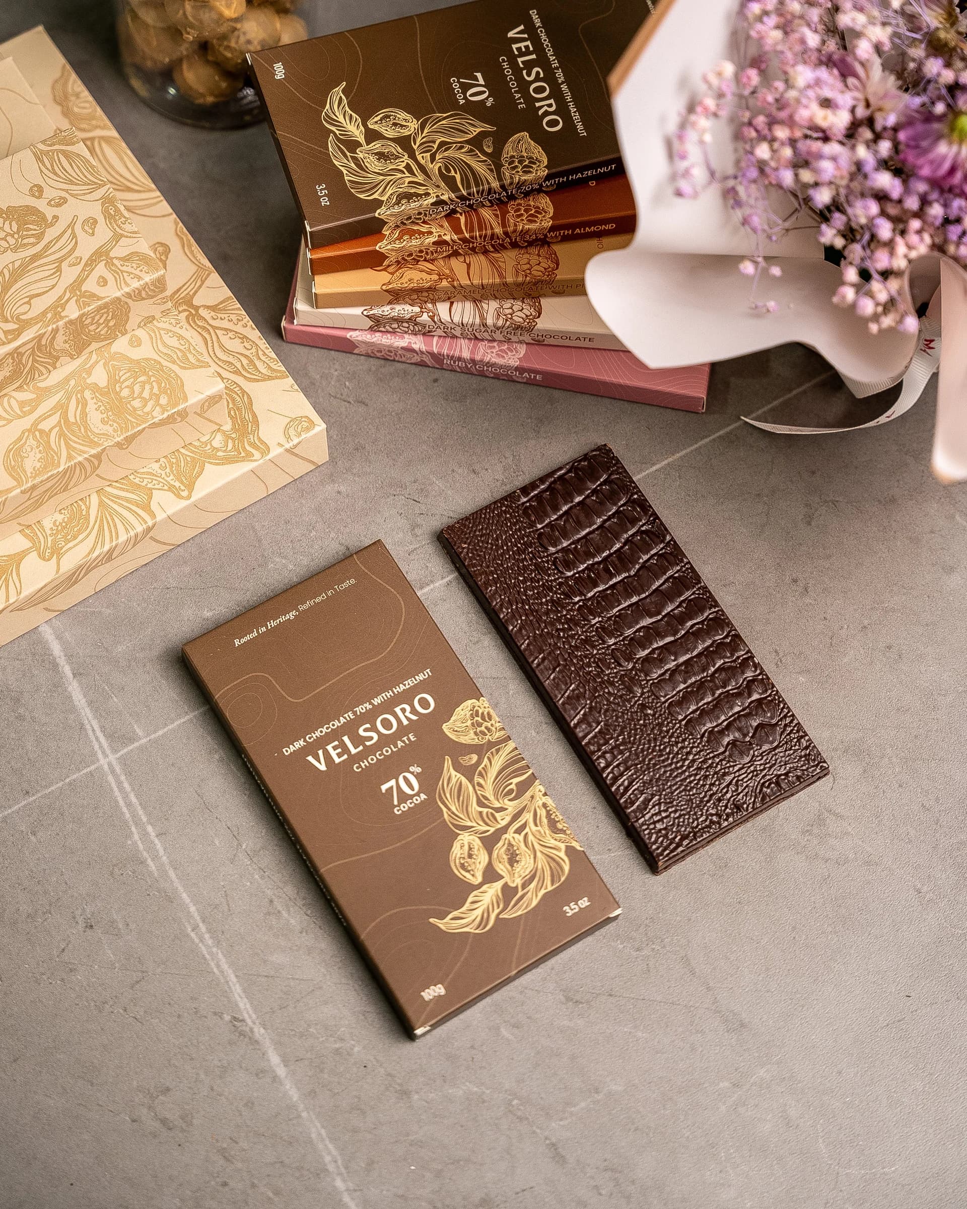 Velsoro Dark 70% & Hazelnuts Bar 100g