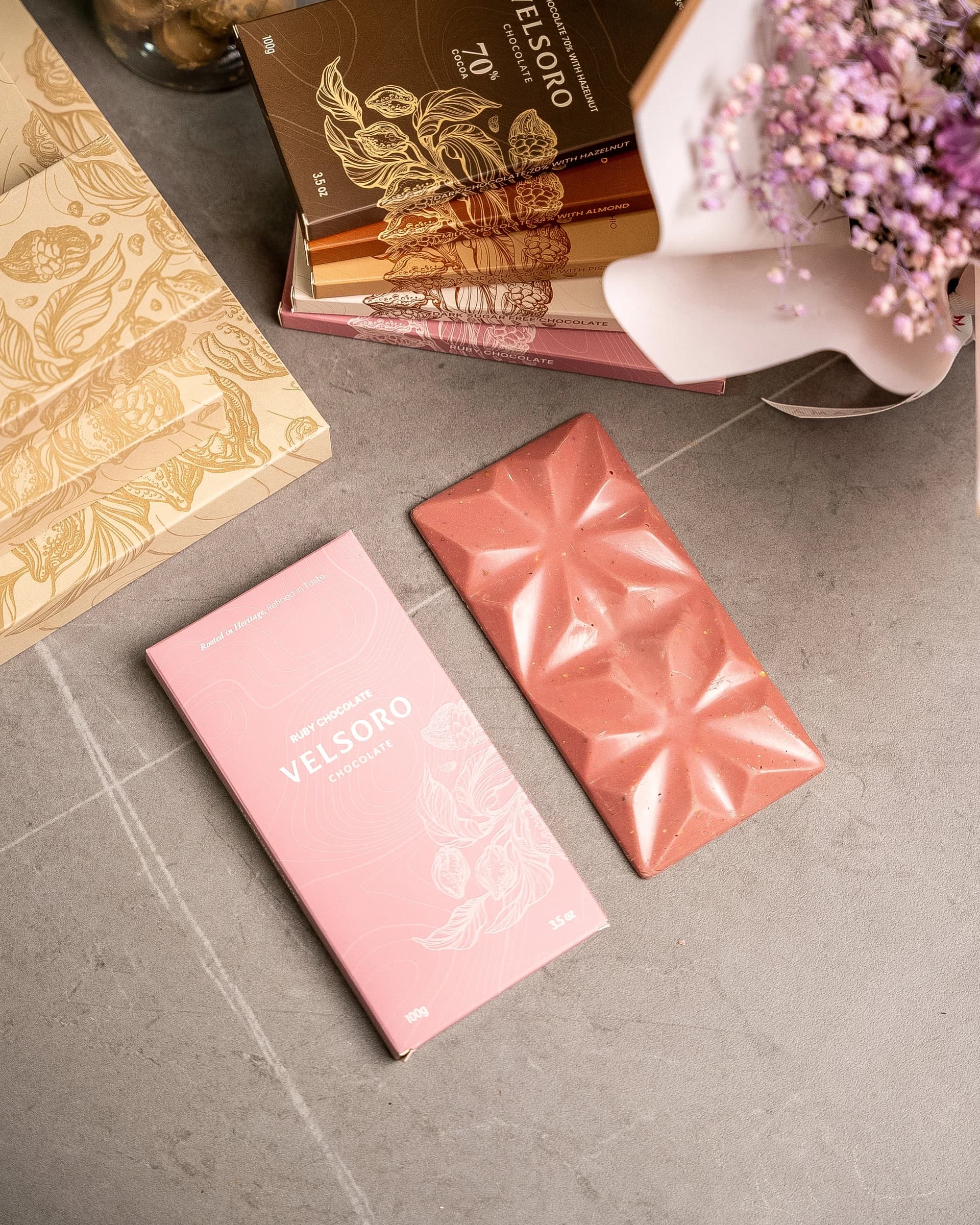 Velsoro Ruby & Pistachio Bar 100g