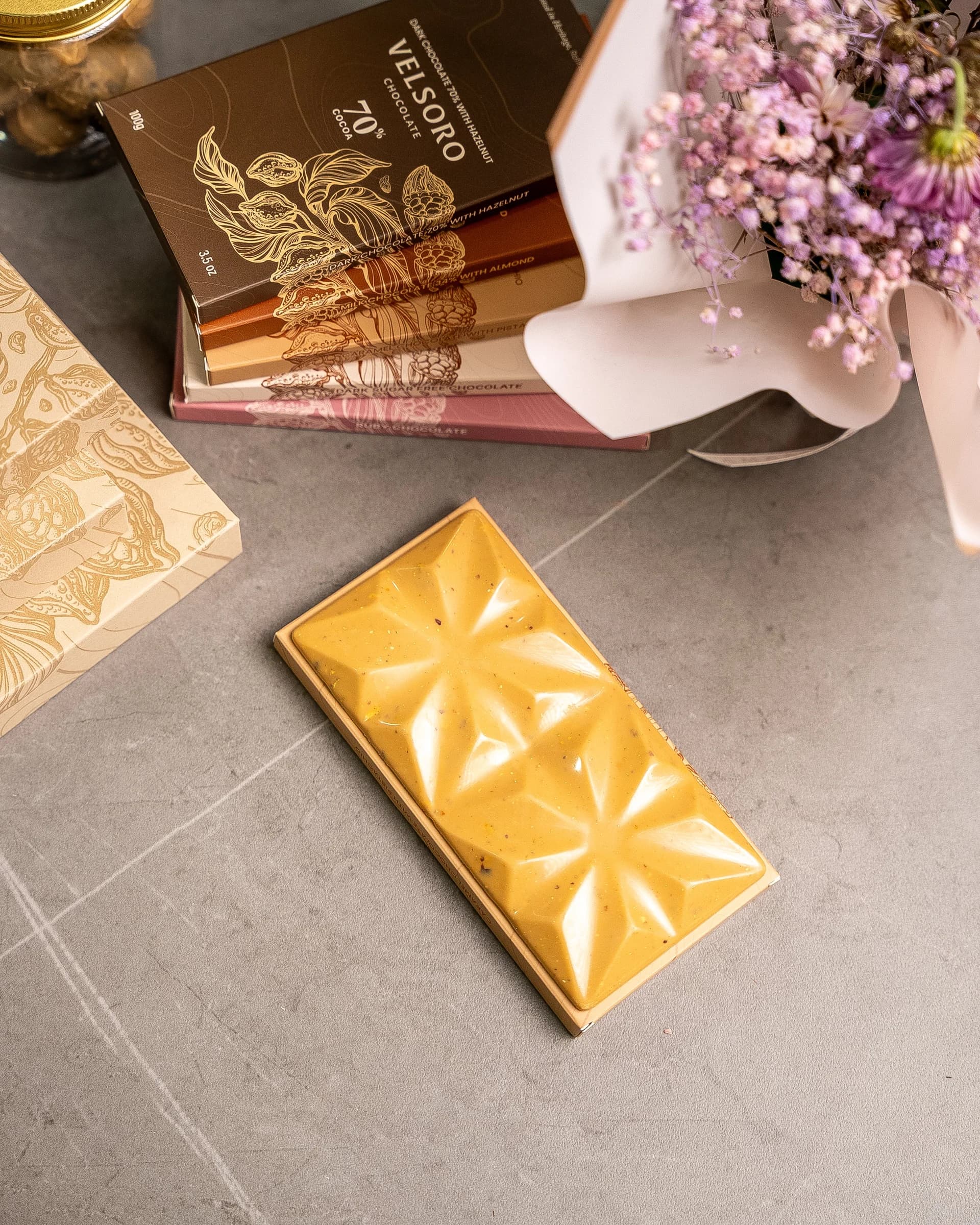 Velsoro Caramel & Pistachio Bar 100g